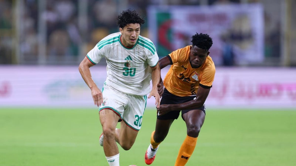 إبراهيم مازا لاعب ليفركوزن ومنتخب الجزائر وسط حديث عن ميركاتو الشتاء وباريس سان جيرمان